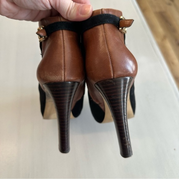 Banana Republic Women’s Black & Brown Leather Heeled Booties Size 8M GUC - Picture 10 of 11
